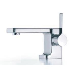 China Contemporary Square Single Hole Bathroom Sink Faucet , Single handle Solid Brass Basin Mixer factory