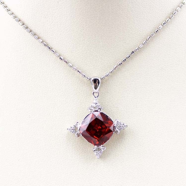 925 Silver Jewelry 10mm Round Garnet Cubic Zirconia Pendant (P27)