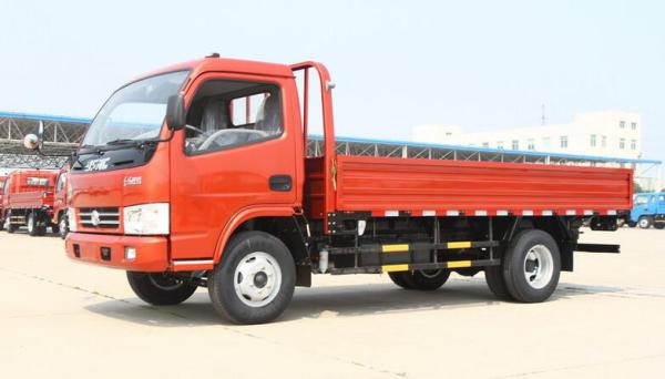 Second Hand Dongfeng 4Ton Cargo Truck 4x2 Drive Bucket Light Duty Truck LHD Year