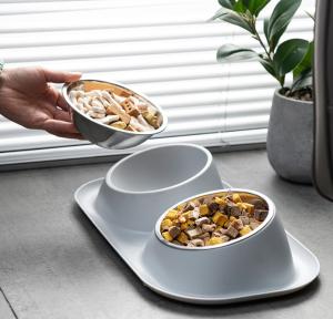 China Stainless Steel Pet Feeder Bowls With No Skid Silicone Mat factory