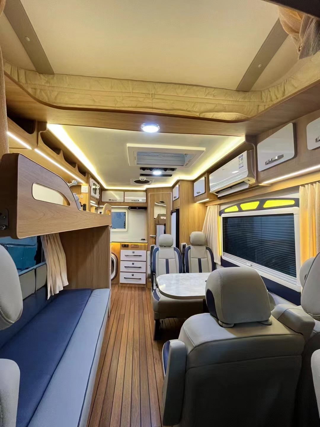 4x2 Mobile House Truck Automatic RV Motorhome For Travelling Euro VI