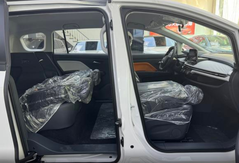 Bestune NAT 2023 PRO Enjoyable Travel Battery Swap Edition FAW Bestune Compact MPV Pure Electric 163 HP