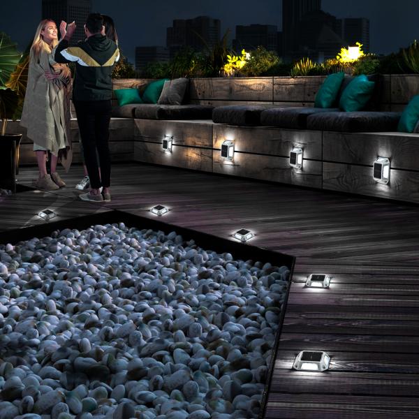 Solar Dock Light with 360 Beam Angle 10000 Hours Lifespan and 12 LED for Outdoor Waterproof Lighting