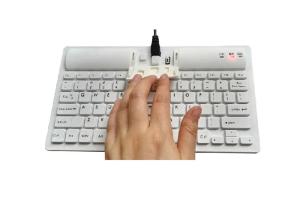 China IP65 180mAh Battery Bluetooth 3.0 Washable Medical Keyboard factory