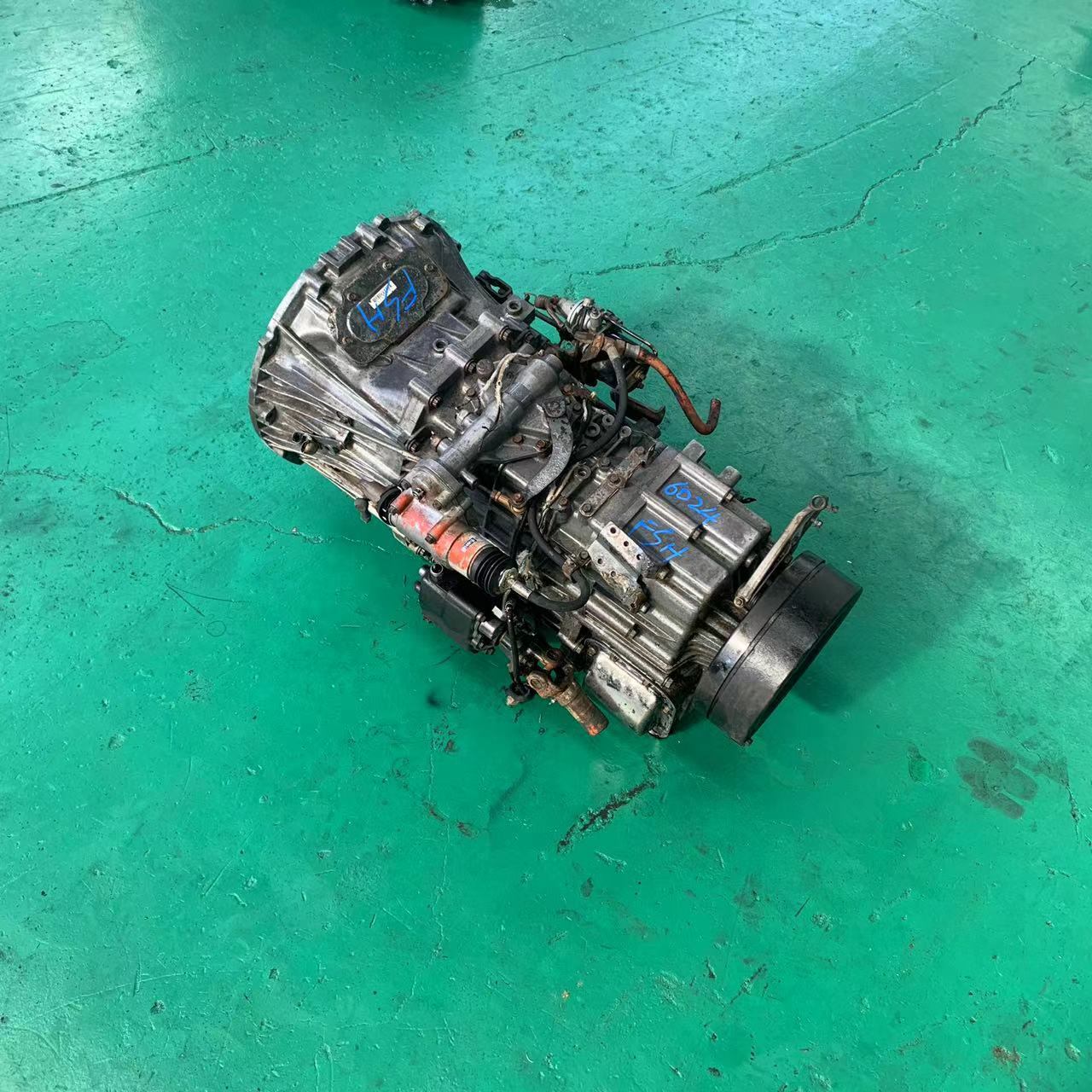 6D24 Engine 2.0L Displacement Used Gearbox For 8DC9 8DC11 6D24