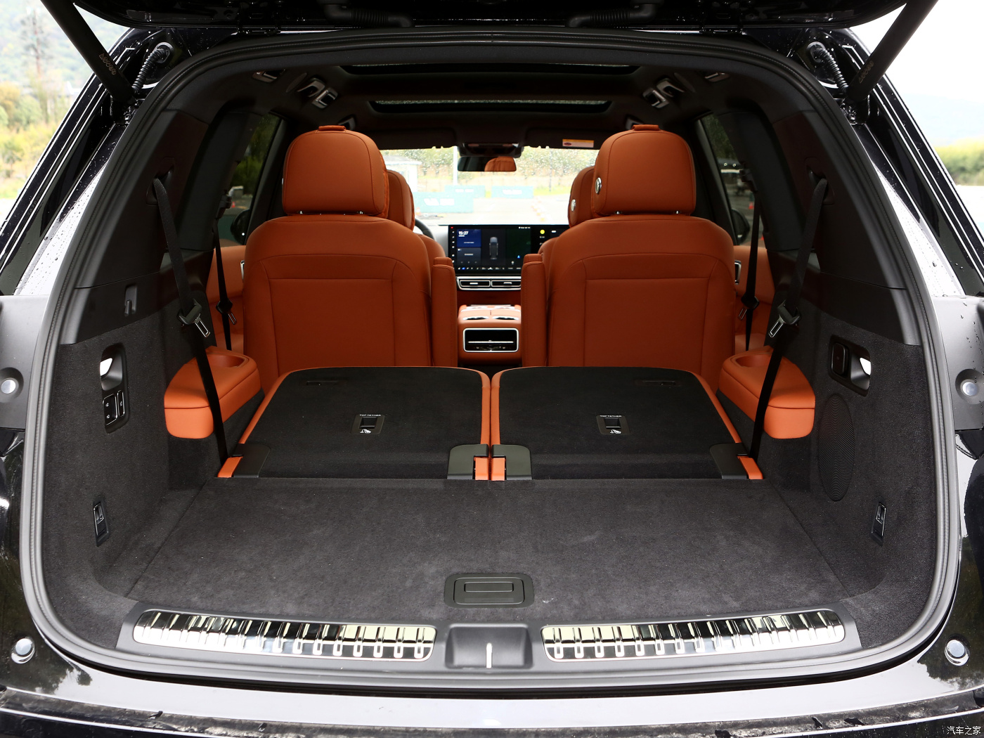 Experience the Future of Transportation with Lixiang L8 Pro Hybrid Electric SUV 1.5T Dual Motor and 4WD Drive