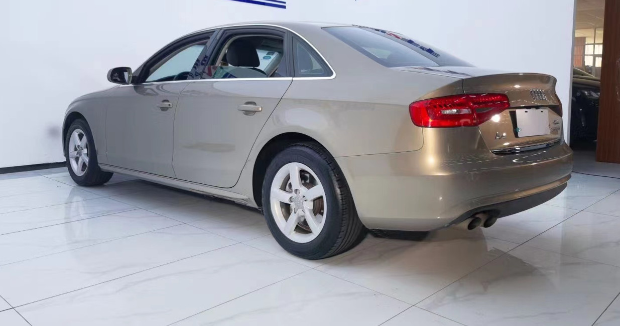 Audi A4 2.0T Comfort Edition Midsize Car Black Interior Bilateral Electric Seats