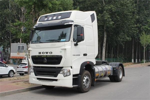 Half-Seat Row HOWO T7H Heavy Truck High Roof Deflector Side Wind Panel 440 HP
