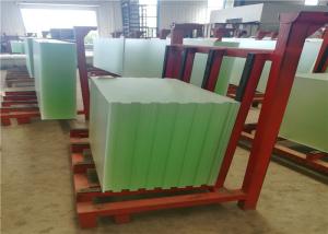 China Ultra White Anti Reflective Glasses , Low Iron Tempered Glass For Solar Panels factory