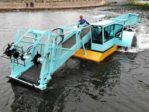 China 8 Cubic Capacity Small Lake Weed Harvester Used To Collect And Clean River Water Plants factory