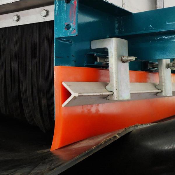 China Polyurethane Skirt Rubber For Conveyor Mining Bulk Material Handling factory