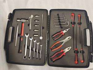 China Black Color Non Ferrous Tool Kit Includes Pliers and Case factory