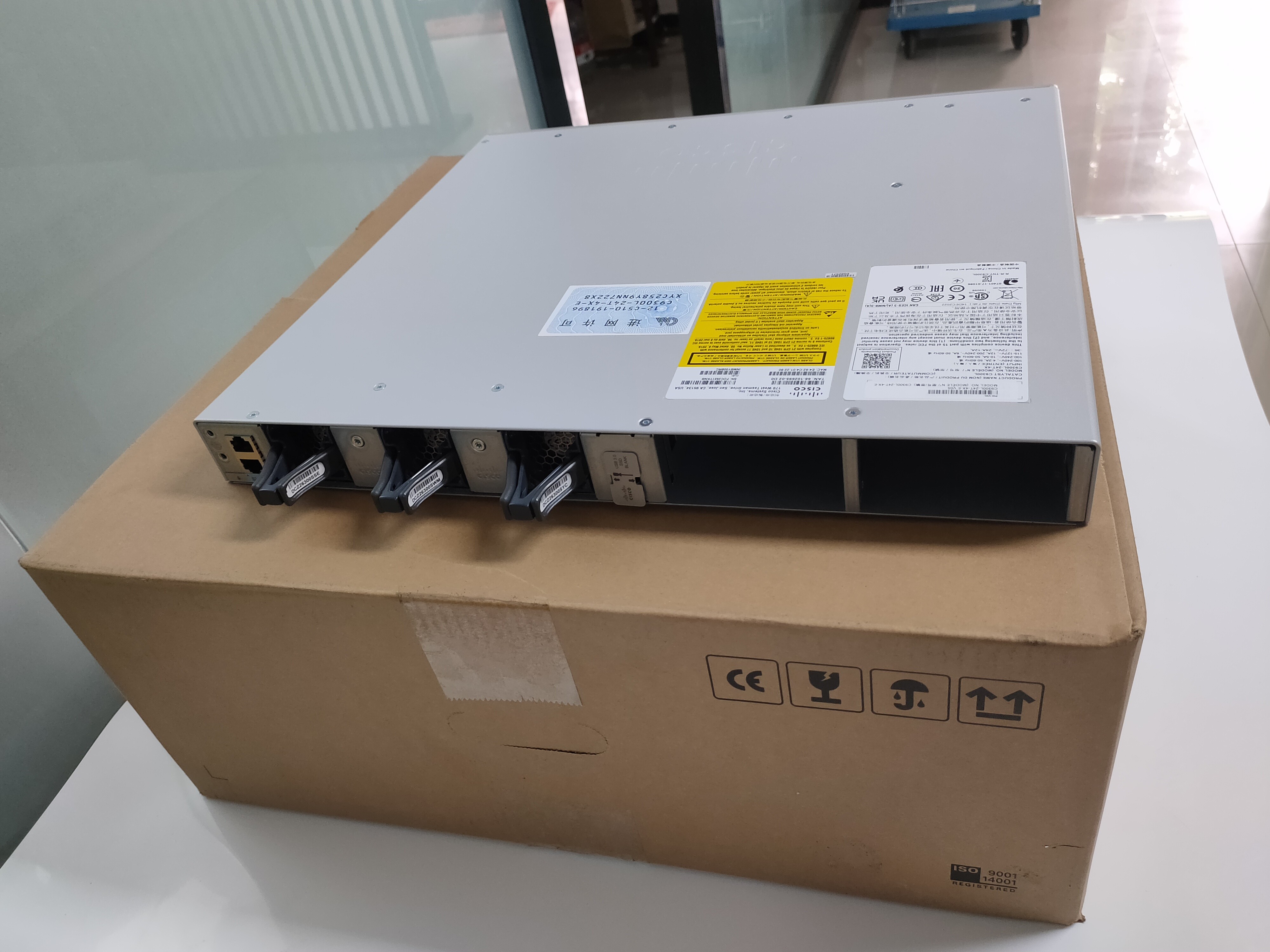 Cisco Catalyst C9300L-24T-4X-E Network Essentials Cisco Switch 24 Port Fixed