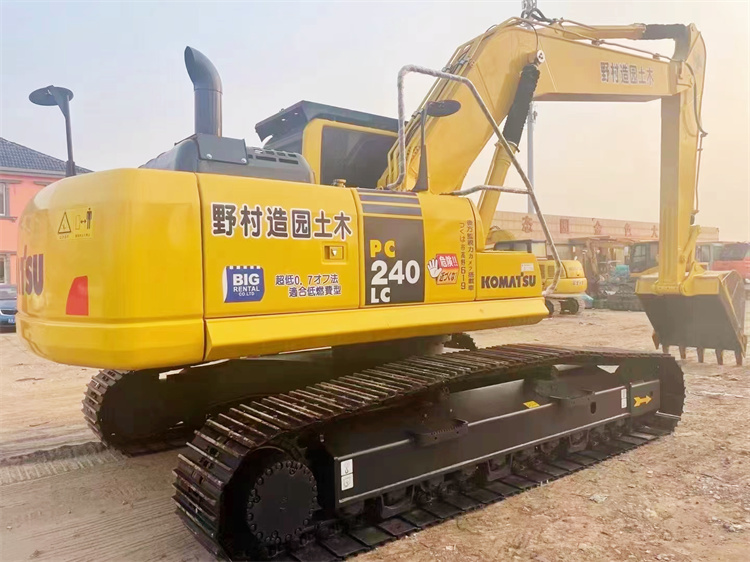 Good Condition Japan Original 24 Ton Used Komatsu PC240 Excavator with 125 KW Power