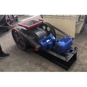 Small Quartz Limestone Rock Stone Crushing Capacity Mobile Crusher Roller