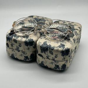 China 15.3CM Faux Suede Metal Eyeglass Case Cuboid Spectacle Storage Box factory