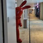 H185cm Standing Fiberglass Cartoon Rabbit Sculpture For Shopping Centre