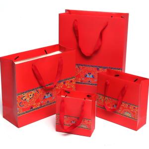 China Laminated Coated Paper Gift Bags With Handles OEM ODM Supported factory