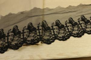 China Unstretched Sequin Lace Trim , Sumptuousl Black Sequin Ribbon Multiapplication factory