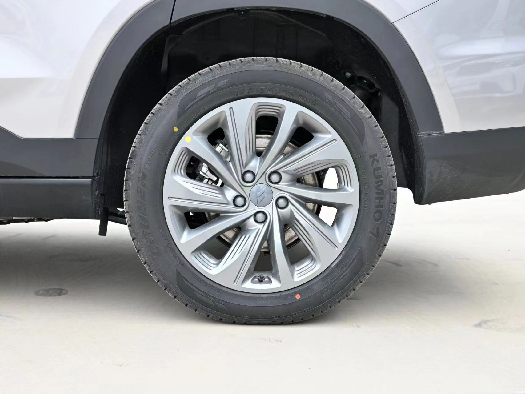 All 2024 LIVAN 9 Pure Electric Vehicles 5 Door 6 Seat Medium SUV CLTC 380/470km 204Ps 310Nm 150kW 0.5h Fast Charge Cars Wholesaler