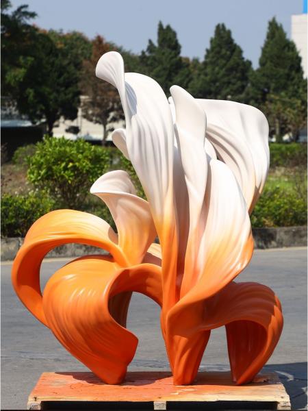 Bespoke Large Floor Standing Flower Fiberglass Sculpture Marble Base For Hotel