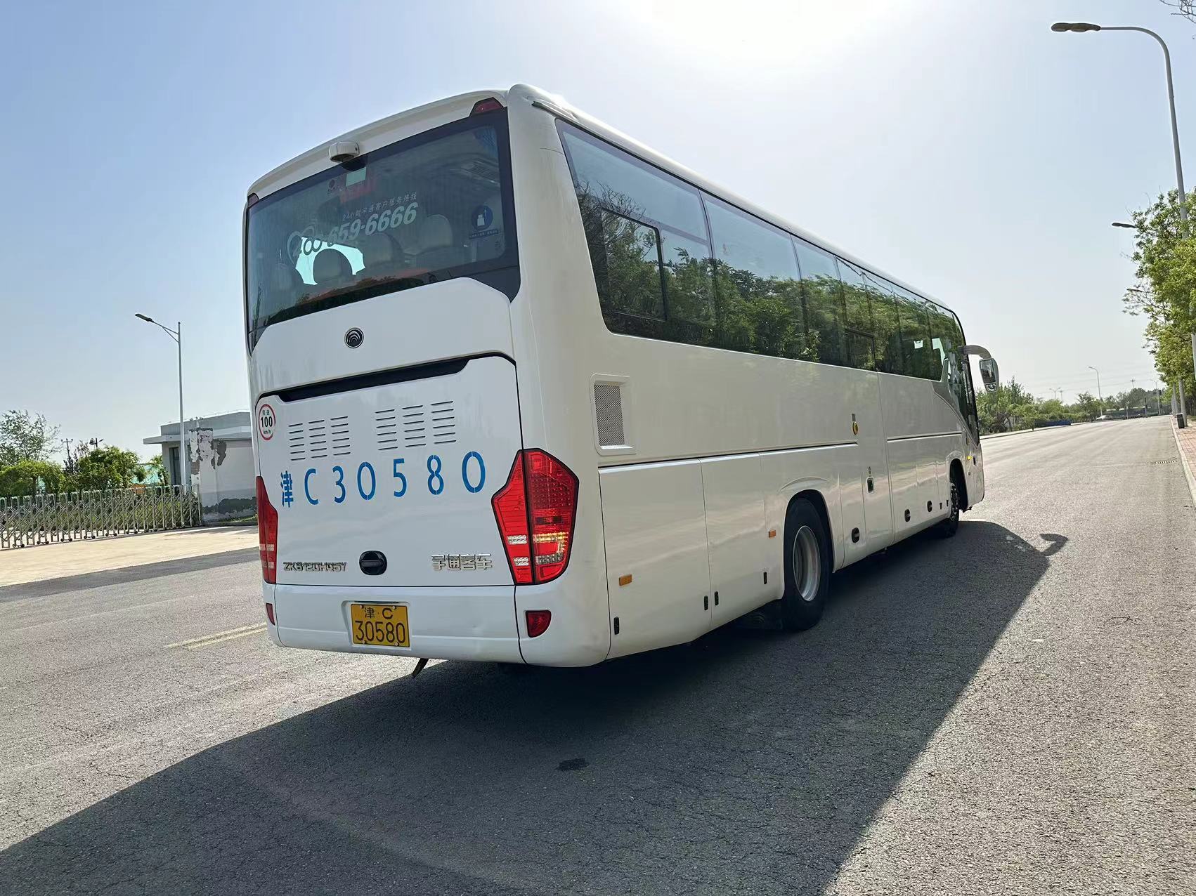 50-Seat Weichai 336 Engine Euro 4 Diesel Coach Bus for Long-Distance Travel Sold