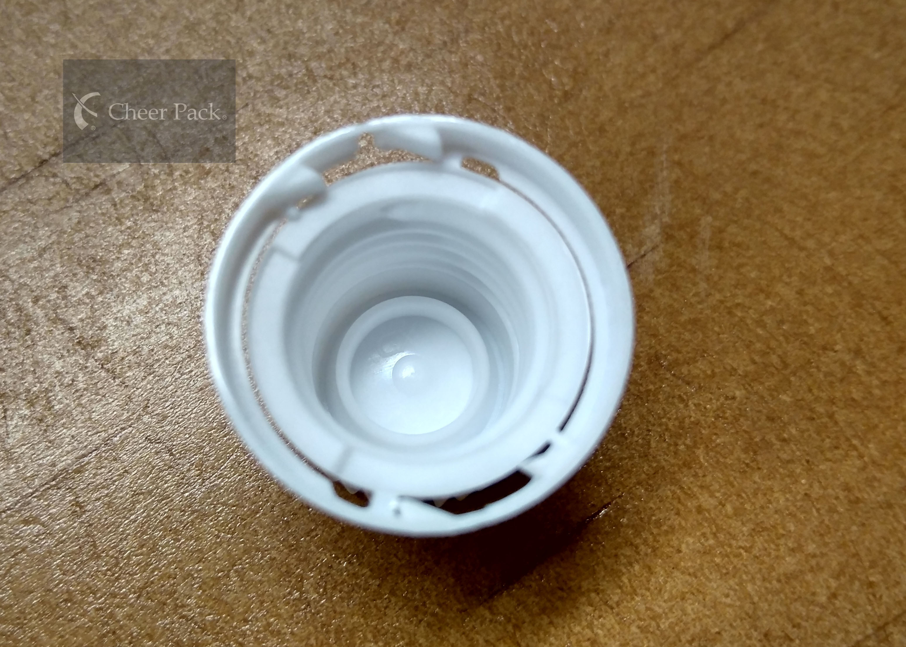 Heat Seal Size 25 Mm Twist Top Cap For 200ml Fruit Juice Pouch , White Color