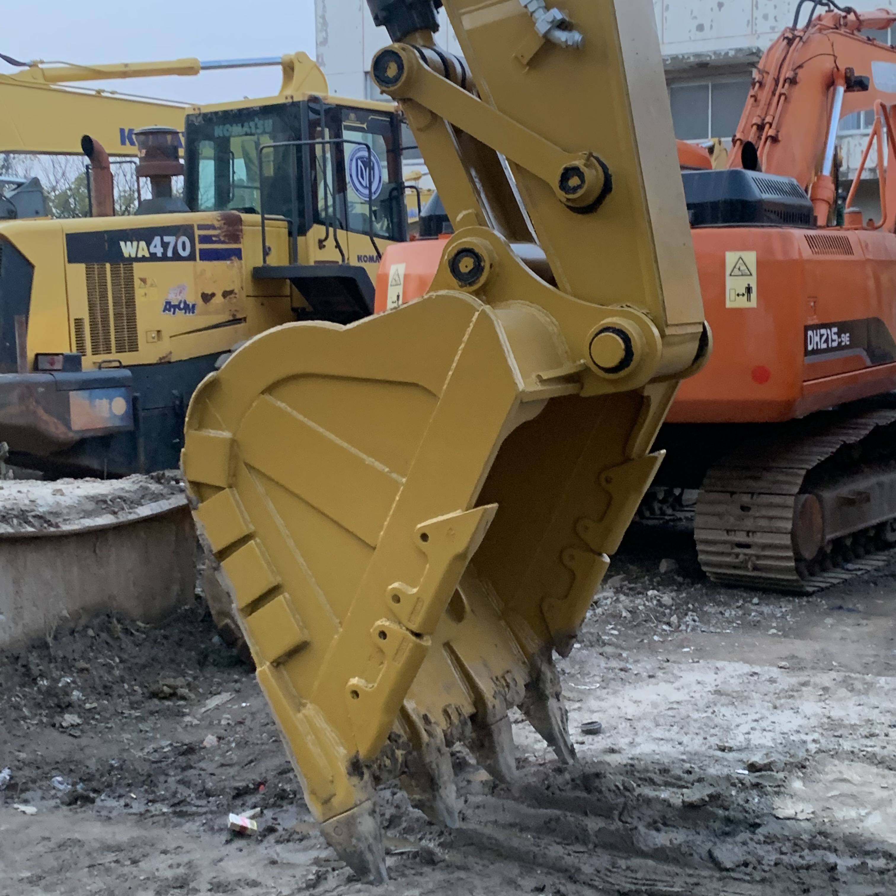 High Power Secondhand CAT330d CAT326 CAT320 Excavator in Original Color and Excellent