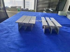 China Swaged T6063 Aluminum Bar Grating Safety Powder Coating Forged For Louvre Facades factory