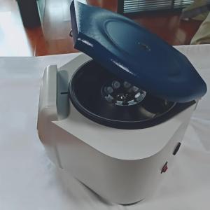 China Damping Small Benchtop Centrifuge Low Noise Safety Multi-Language factory