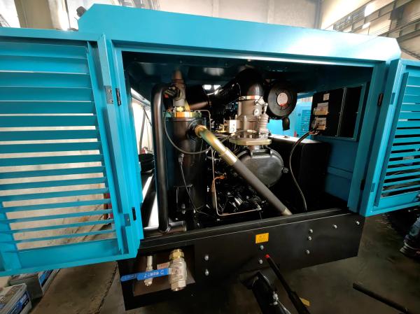 Cummins 210-260HP Diesel Screw Compressor Air / Water Cooling CE / ISO9001