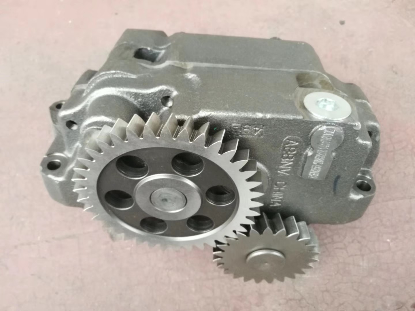 Hot Sell Cummins Qsz13 Isz13 diesel engine part Oil Pump 2883218 4374075