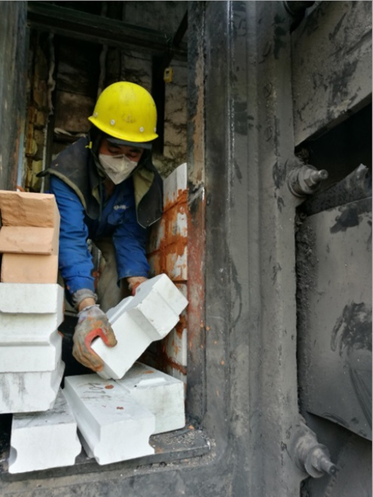Henan Zero Expansion Silica Brick Glass Kiln Repair at Lower Cost with Moulding Service