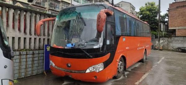 Used Yutong Tour Buses ZK6998 Used 39 Seats Diesel Yuchai Engine Coach Buses