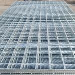 Q235 Low Carbon Serrated Steel Grating Anti Slip Bearing Bar 914mm Length