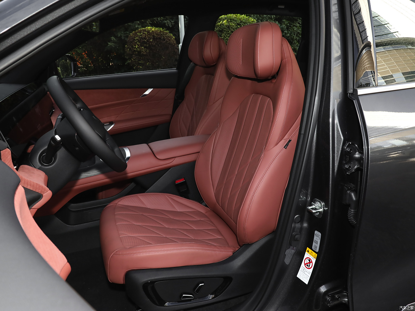 2025 Changan CS75 PLUS 1.5T PHEV SUV Smart Driving Assistance Long-Range Electric Rear Window One Key Lifting Leather Seats