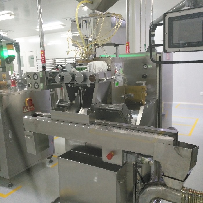 Ф103X172mm Softgel oil filling Pharmaceutical Machinery / die roll0 - 7 rpm for paintball peoduction