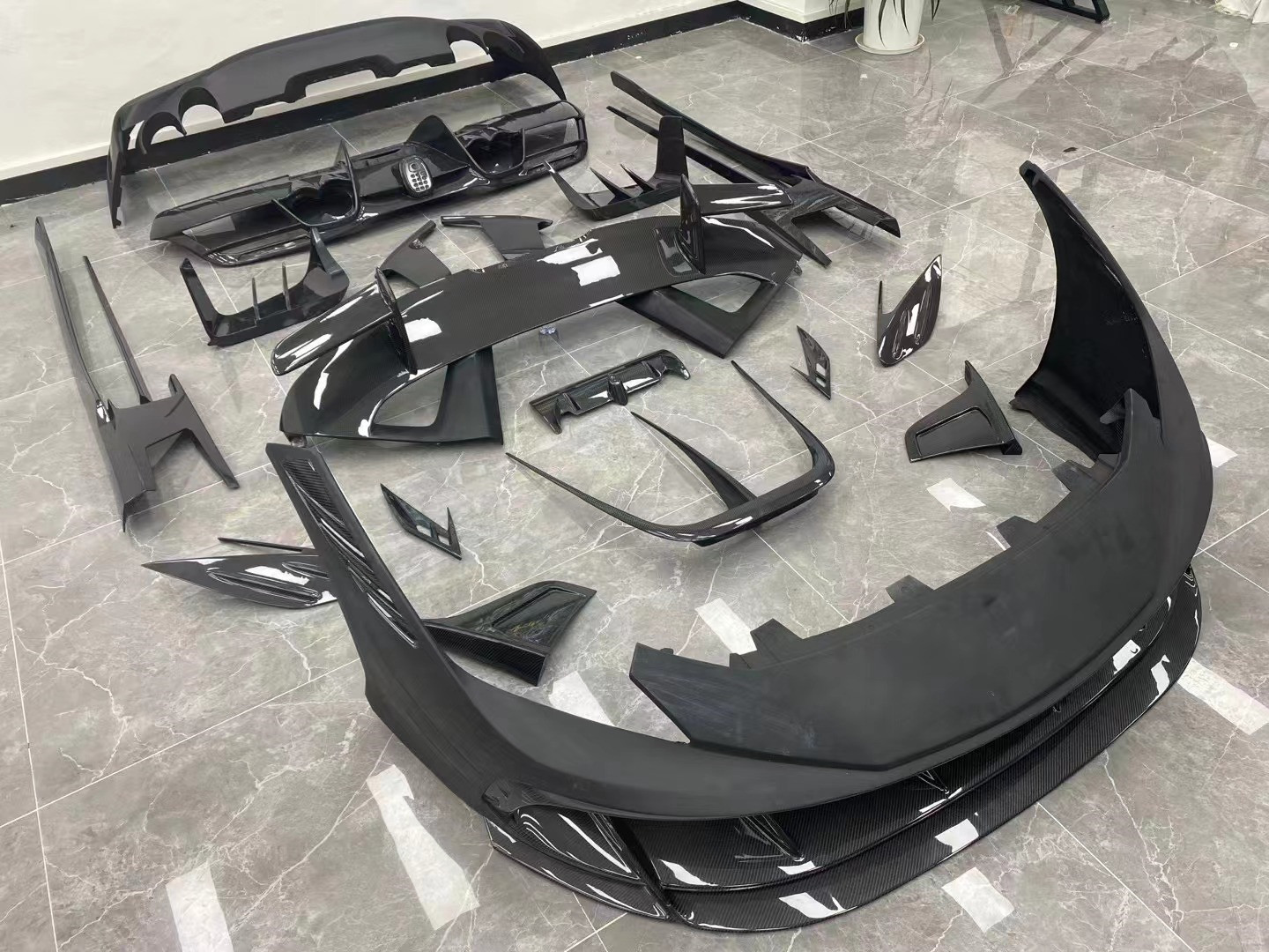 For Ferrari F8 Carbon Fiber Body Kit F8 Upgrades MSY-style Front and Rear Bumper Spoiler Hood Body Kit