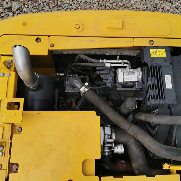 Used Komatsu PC110-7 Excavator in Japan Operating Weight 12600KG and 2022 Year Model