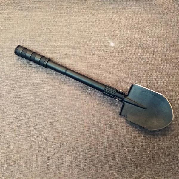 Outdoor Folding shovel with powder coated surface,professional quality, this is