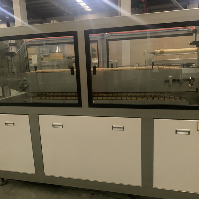 Construction 50kg/H PE Pipe Extrusion Line Siemens Motor Independent Control Box