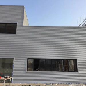 China Q355B PU Portable Curtain Wall Aluminium Panel Wall 2.5mm For Outdoor Building factory