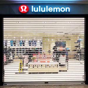 China Polycarbonate Transparent Roller Shutter Door 3mm 2.3mm For Commercial Shops factory