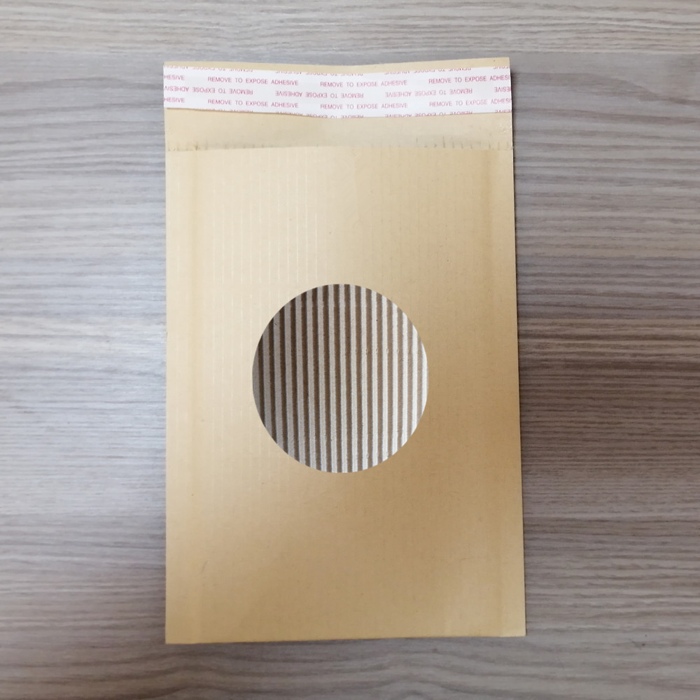 China IECC Recycled Corrugated Kraft Paper Padded Mailers factory