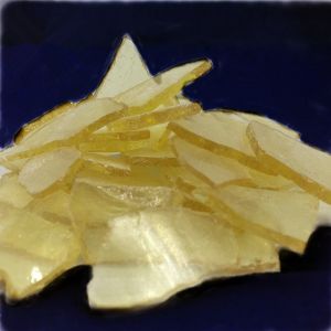 China Fast Drying Maleic Resin Light Yellow Transparent Irregular Flakes on sale