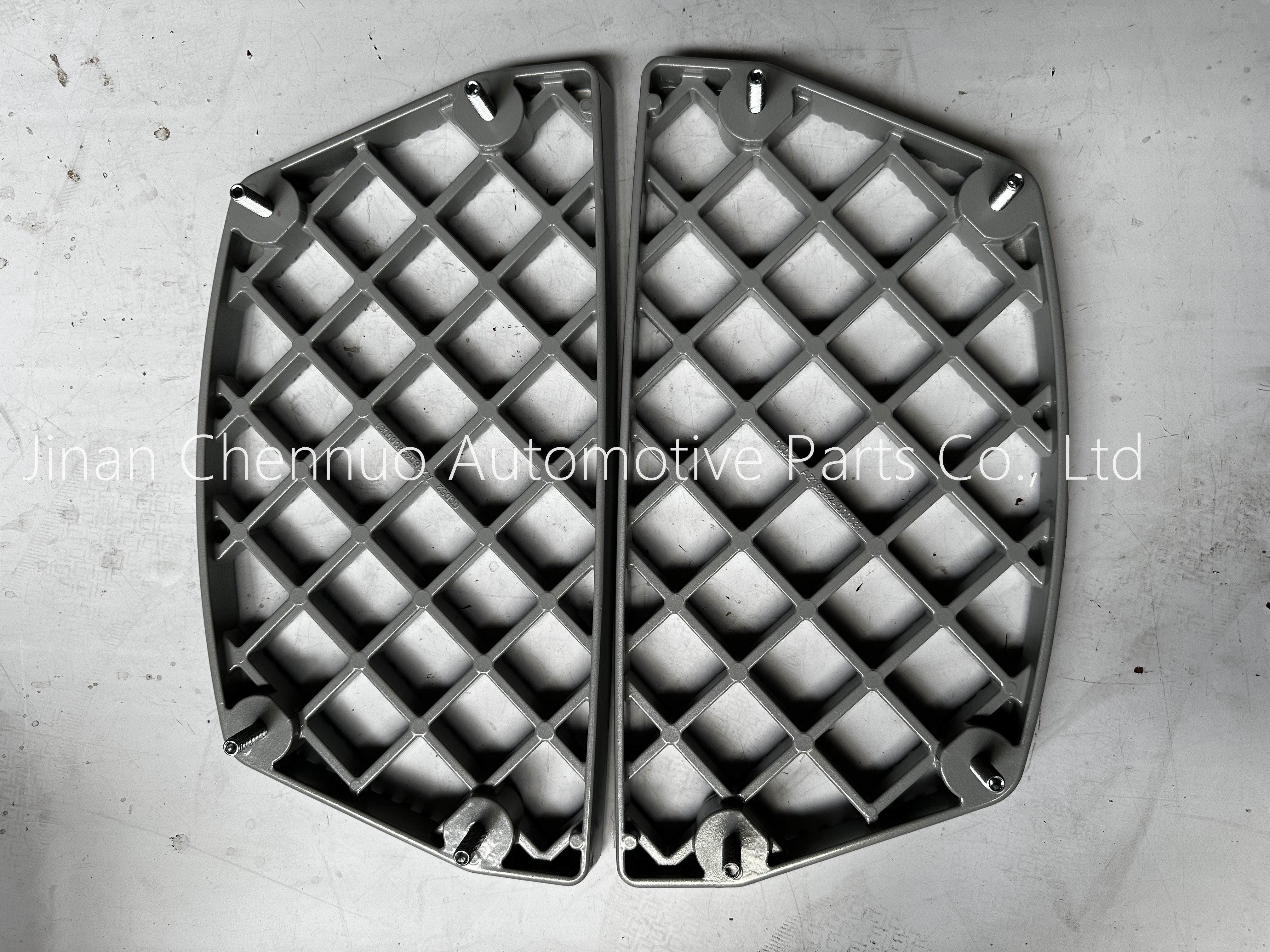 712W61510-0273 Cast Aluminum Upper Anti Skid Board Heavy Duty Truck Parts