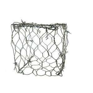 China Woven Stone Filled Galvanized Gabion Boxes Basket 8x10cm Hexagonal Hole on sale