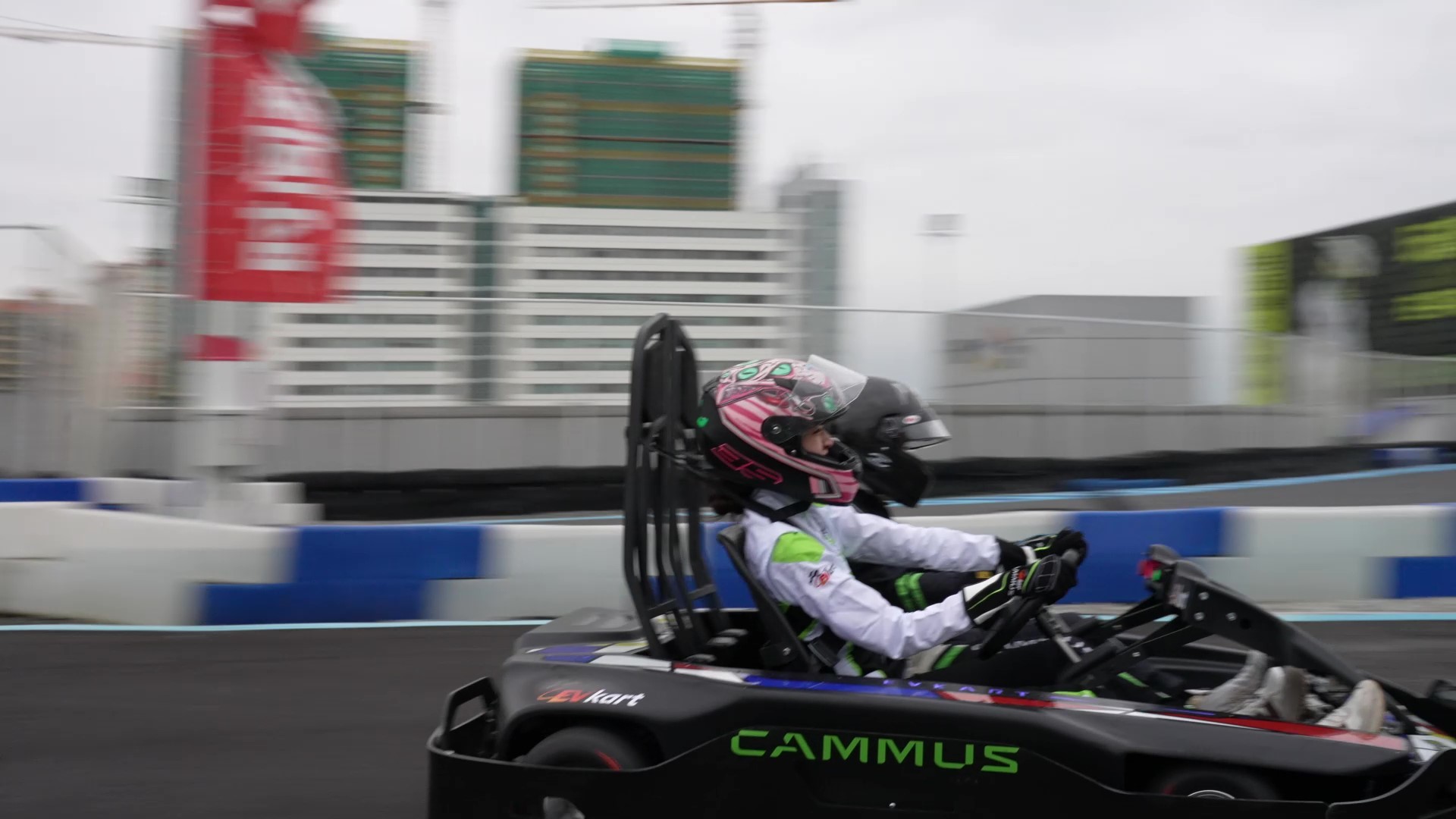 Children Racing 3000RPM Indoor Electric Go Kart 32km/h For Adults