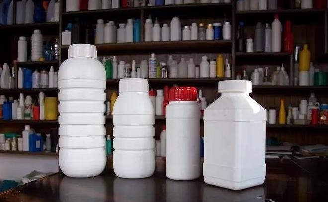 4 Layer Extrusion Automatic Blow Moulding Machine IML For 250Ml Pesticide Bottle