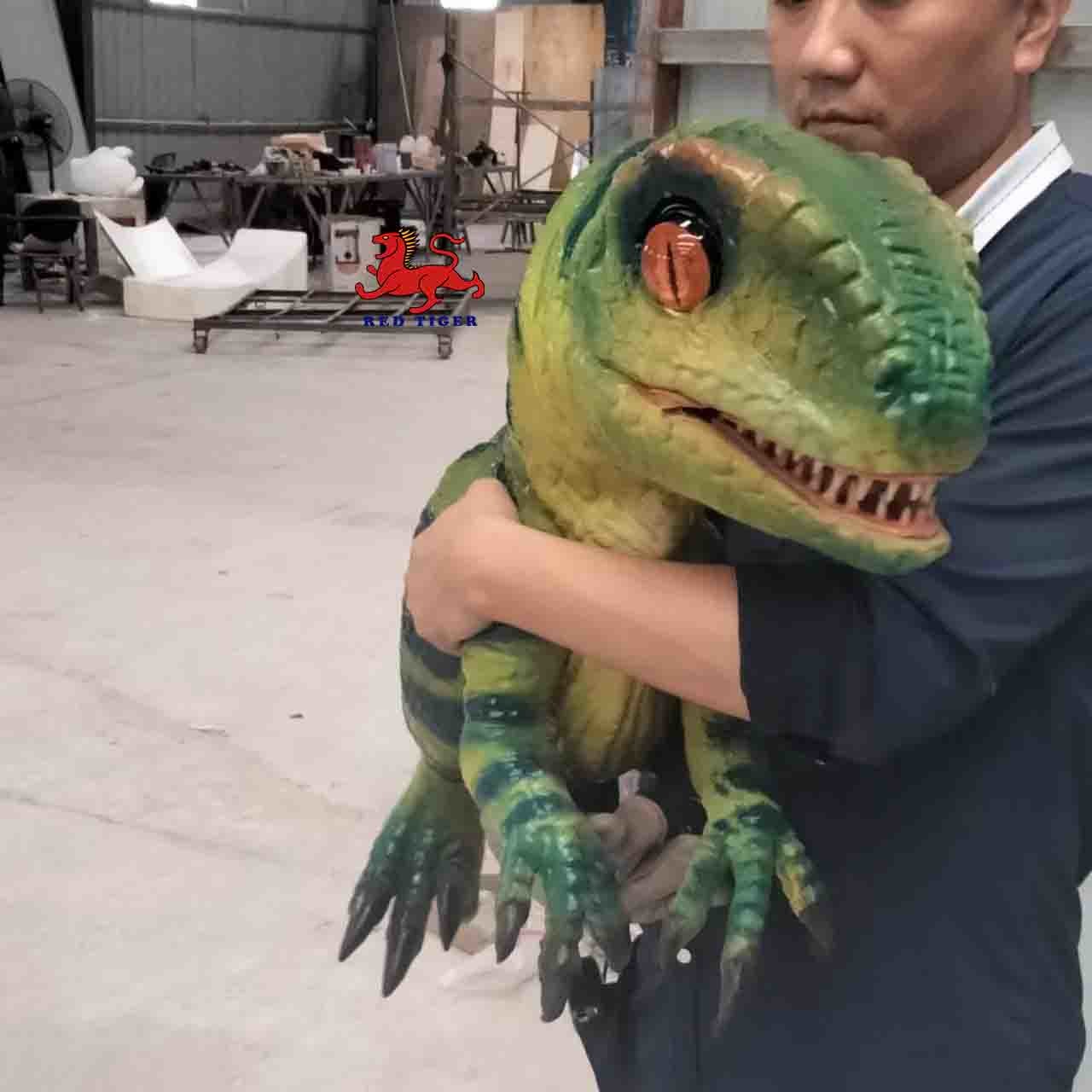 Life Size Realistic Dinosaur Puppet , Jurassic Park Velociraptor Hand Puppet